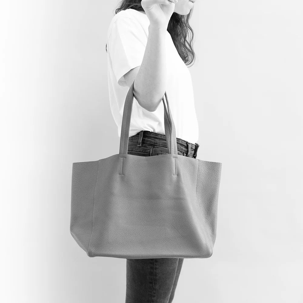 London Tote Midi Black