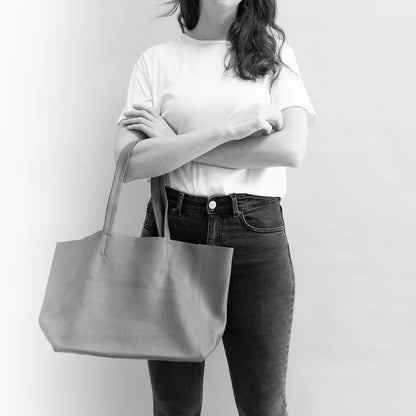 London Tote Midi Black